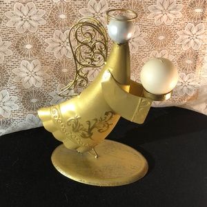 Candle holder Gold angel with a peal face
